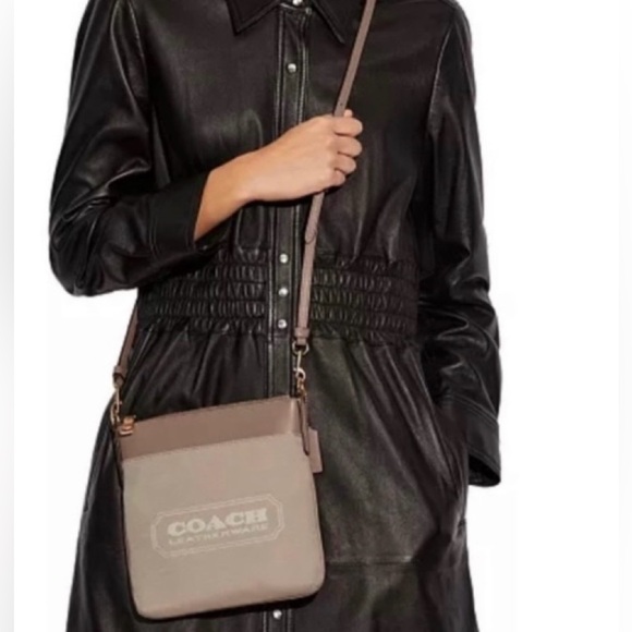 LAST ONE! NWOT Coach Kitt Jacquard Crossbody - Picture 2 of 9